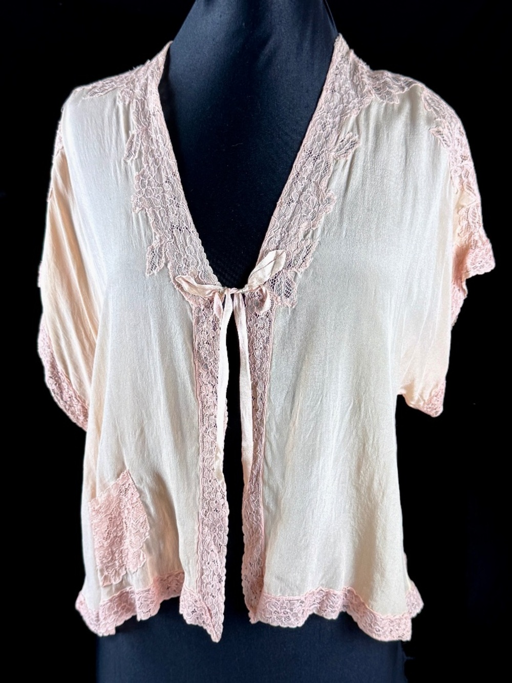 Vintage 1930s Pink Soft Silk and Lace Bed Jacket 44 inch Bust One Size